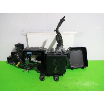 Recambio de caja reles / fusibles para nissan qashqai (j11) acenta referencia OEM IAM 284B75NA1A  