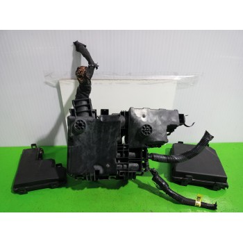 Recambio de caja reles / fusibles para nissan qashqai (j11) acenta referencia OEM IAM 284B75NA1A  
