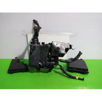 Recambio de caja reles / fusibles para nissan qashqai (j11) acenta referencia OEM IAM 284B75NA1A  