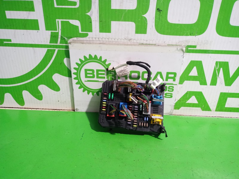 Recambio de caja reles / fusibles para citroën c3 origins referencia OEM IAM 9845141280  