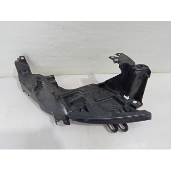 Recambio de soporte faro derecho para renault megane iii berlina 5 p dynamique referencia OEM IAM 622227190R  