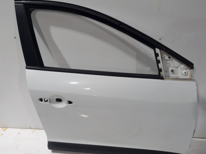 Recambio de puerta delantera derecha para renault megane iii berlina 5 p dynamique referencia OEM IAM 801006560R  