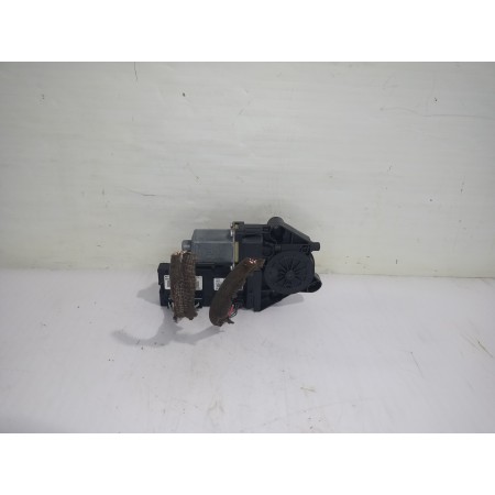 Recambio de motor elevalunas delantero izquierdo para renault megane iii berlina 5 p dynamique referencia OEM IAM 807315510R  