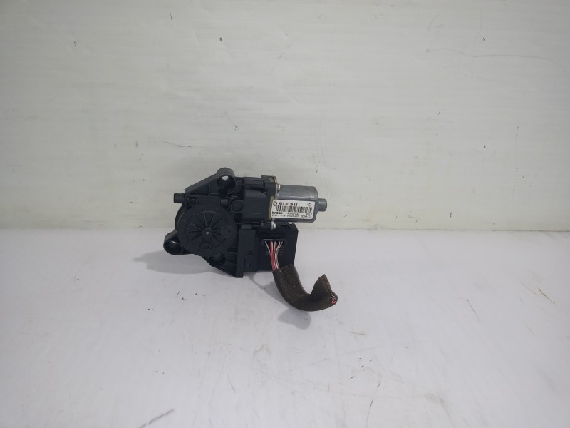 Recambio de motor elevalunas delantero derecho para renault megane iii berlina 5 p dynamique referencia OEM IAM 807301396R  