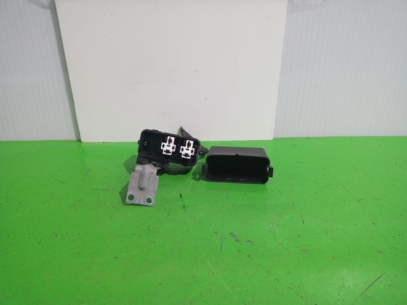 Recambio de caja reles / fusibles para nissan qashqai (j11) acenta referencia OEM IAM 24382AD100  