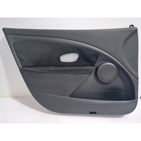 Recambio de guarnecido puerta delantera izquierda para renault megane iii berlina 5 p dynamique referencia OEM IAM 156042762A  