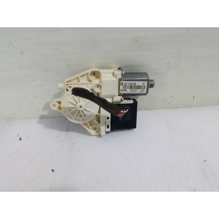 Recambio de motor elevalunas trasero izquierdo para renault megane iii berlina 5 p dynamique referencia OEM IAM 827310185R  