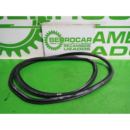 Recambio de goma contorno para audi a4 berlina (8e) 2.5 tdi (120kw) referencia OEM IAM 8E0837912M  