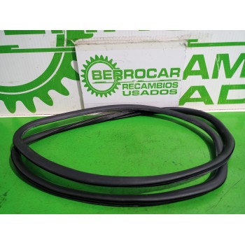 Recambio de goma contorno para audi a4 berlina (8e) 2.5 tdi (120kw) referencia OEM IAM 8E0837912M  