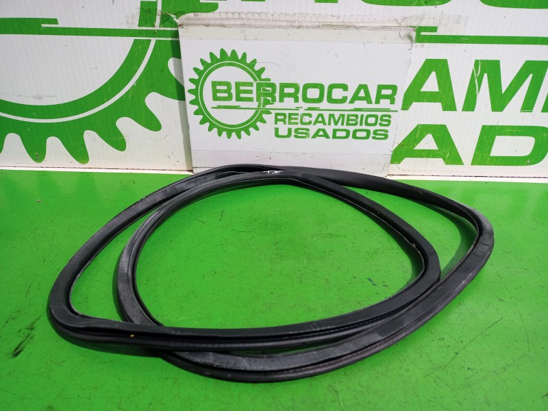 Recambio de goma contorno para audi a4 berlina (8e) 2.5 tdi (120kw) referencia OEM IAM 8E0839911N  