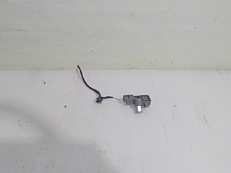 Recambio de sensor para renault megane iii berlina 5 p dynamique referencia OEM IAM 988300005R  