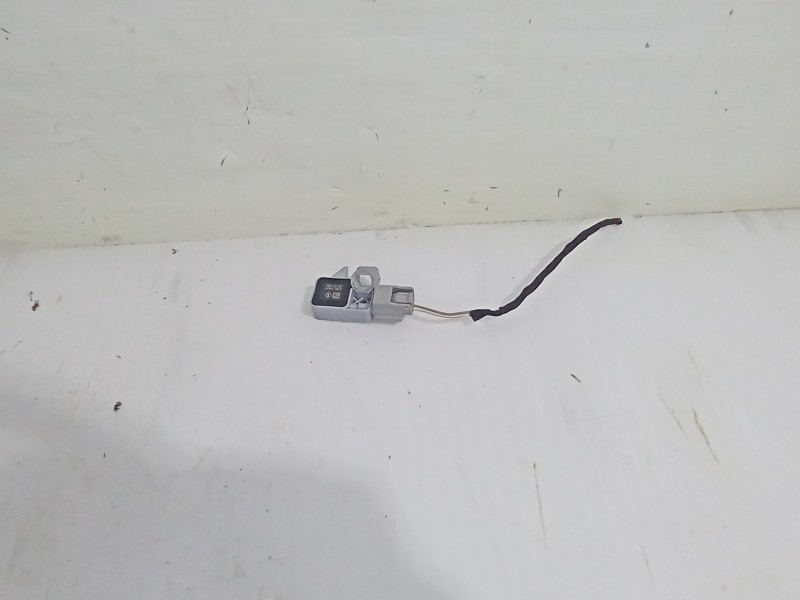 Recambio de sensor para renault megane iii berlina 5 p dynamique referencia OEM IAM 988312833R  