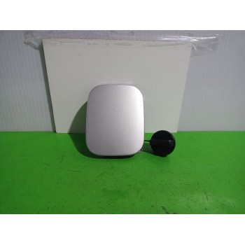 TAPA EXTERIOR COMBUSTIBLE G88304EAA 