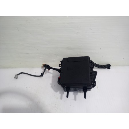 Recambio de caja reles / fusibles para renault megane iii berlina 5 p dynamique referencia OEM IAM 284B69027R  