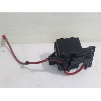 Recambio de caja reles / fusibles para renault megane iii berlina 5 p dynamique referencia OEM IAM 243880001R  