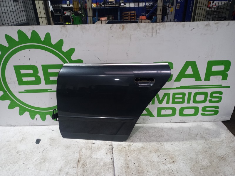 Recambio de puerta trasera izquierda para audi a4 berlina (8e) 2.5 tdi (120kw) referencia OEM IAM 8E0833051  