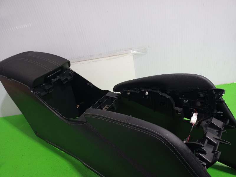 Recambio de consola central para nissan qashqai (j11) acenta referencia OEM IAM 969304EA0A  