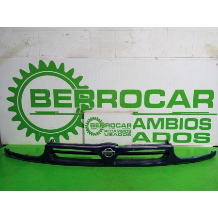 Recambio de rejilla delantera para nissan serena (c23m) 2.3 lx diesel referencia OEM IAM 623107C000  