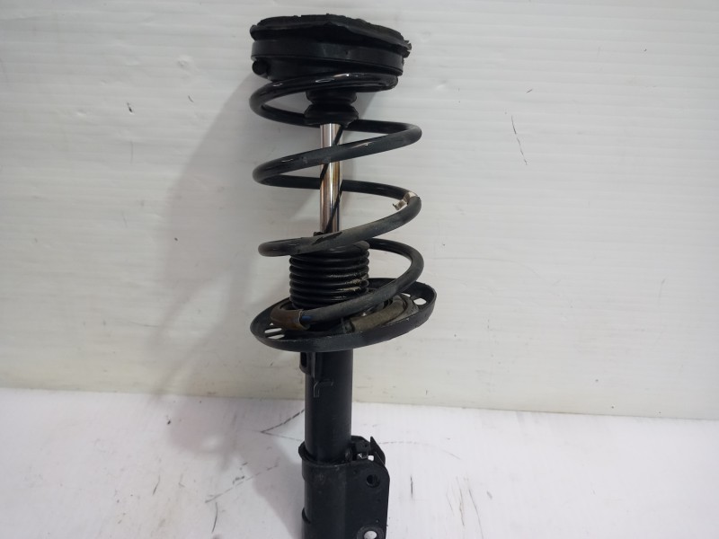 Recambio de amortiguador delantero derecho para renault megane iii berlina 5 p dynamique referencia OEM IAM 543020008R  