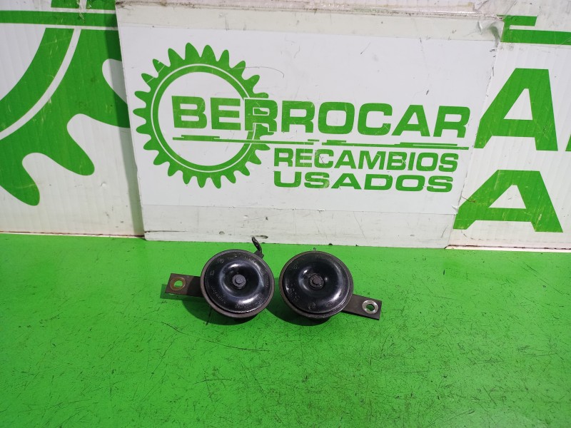 Recambio de claxon para nissan serena (c23m) 2.3 lx diesel referencia OEM IAM 703881163  