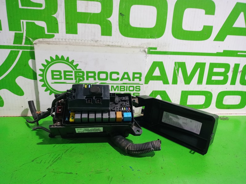 Recambio de caja reles / fusibles para kia sorento i (jc) 2.5 crdi referencia OEM IAM 911613E010  