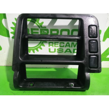 Recambio de moldura para nissan serena (c23m) 2.3 lx diesel referencia OEM IAM 682608C810  