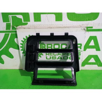 Recambio de moldura para nissan serena (c23m) 2.3 lx diesel referencia OEM IAM 682608C810  