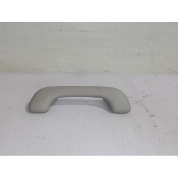 ASIDERO TECHO DELANTERO DERECHO 739411199R 