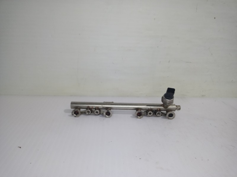 Recambio de rampa inyectora para renault megane iii berlina 5 p dynamique referencia OEM IAM 175226637R  