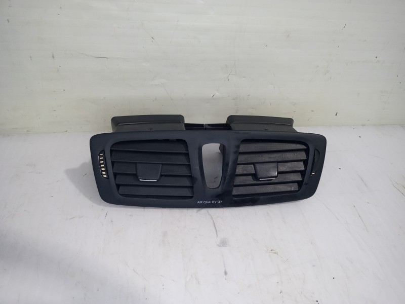 Recambio de rejilla aireadora para renault megane iii berlina 5 p dynamique referencia OEM IAM 1841001  