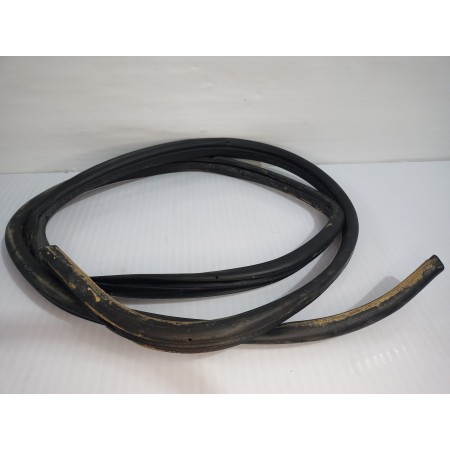 Recambio de goma contorno para nissan qashqai (j11) acenta referencia OEM IAM 82830HV00A  