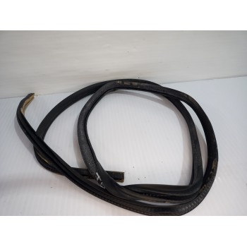 Recambio de goma contorno para nissan qashqai (j11) acenta referencia OEM IAM 82830HV00A  