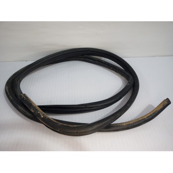 Recambio de goma contorno para nissan qashqai (j11) acenta referencia OEM IAM 82830HV00A  