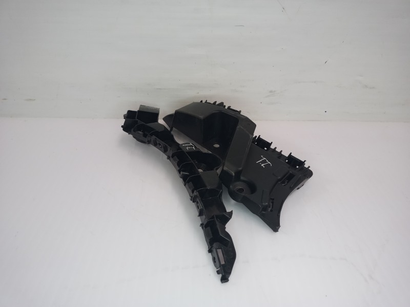 Recambio de soporte paragolpes trasero para seat ibiza (kj1) style referencia OEM IAM 6F0807377C  