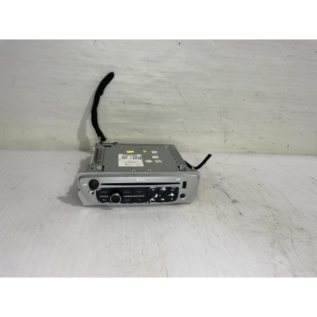 Recambio de sistema audio / radio cd para renault megane iii berlina 5 p dynamique referencia OEM IAM 281153266R  