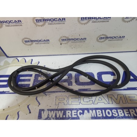 Recambio de goma capot para opel insignia berlina referencia OEM IAM 13454649  