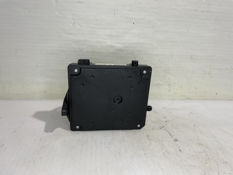 Recambio de caja reles / fusibles para renault megane iii berlina 5 p dynamique referencia OEM IAM 284B17288R  