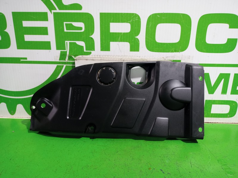 Recambio de moldura para citroën c5 berlina attraction referencia OEM IAM 9653509477  