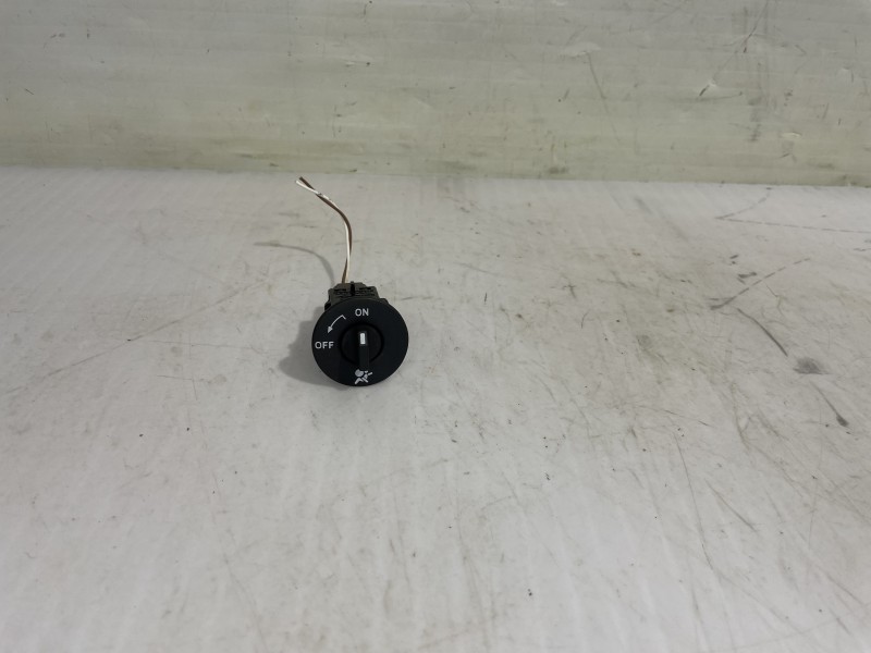 Recambio de interruptor para renault megane iii berlina 5 p dynamique referencia OEM IAM 681995427R  