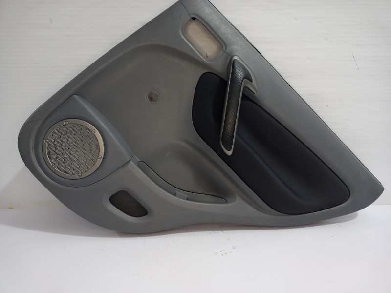Recambio de guarnecido puerta trasera derecha para toyota rav 4 (a2) 2.0 luna 4x4 (2003) referencia OEM IAM 6763042200B1  