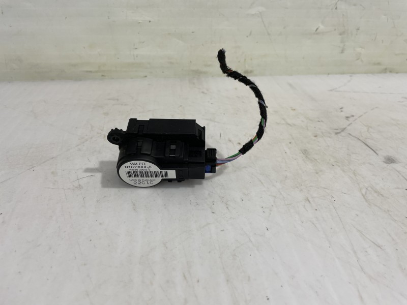 Recambio de motor apertura trampilla para renault megane iii berlina 5 p dynamique referencia OEM IAM N101980GE  