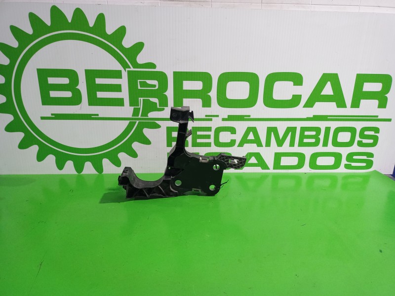 Recambio de soporte faro derecho para renault scenic ii 1.5 dci diesel referencia OEM IAM 8200137496  