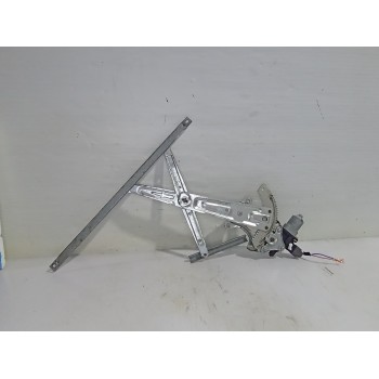 ELEVALUNAS DELANTERO DERECHO 5713A256 