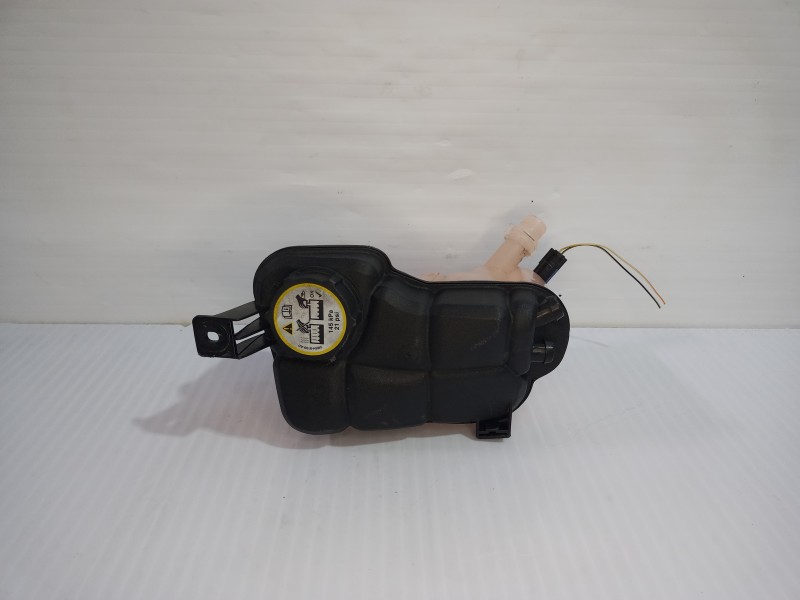 Recambio de deposito expansion para jaguar e-pace (x540) 2.0 d150 awd referencia OEM IAM J9C1432  