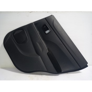 GUARNECIDO PUERTA TRASERA DERECHA 7222A620XE 