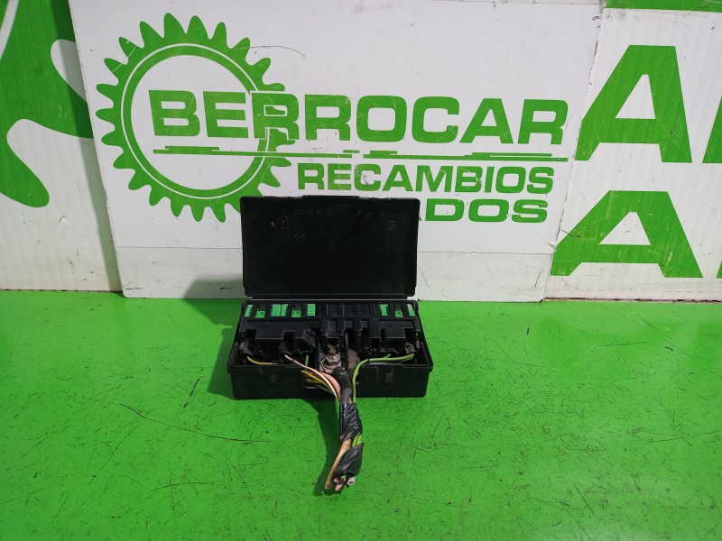 Recambio de caja reles / fusibles para citroën c5 berlina attraction referencia OEM IAM 96322294  
