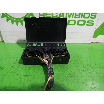 Recambio de caja reles / fusibles para citroën c5 berlina attraction referencia OEM IAM 96322294  