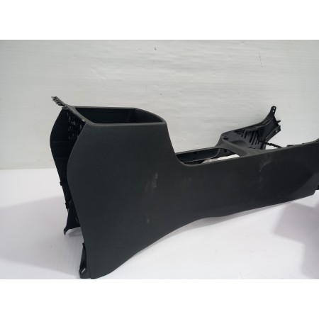 Recambio de consola central para hyundai i30 fastback essence referencia OEM IAM 84611G4000  