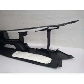 Recambio de consola central para hyundai i30 fastback essence referencia OEM IAM 84611G4000  