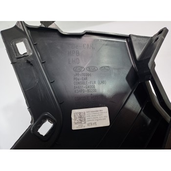 Recambio de consola central para hyundai i30 fastback essence referencia OEM IAM 84611G4000  